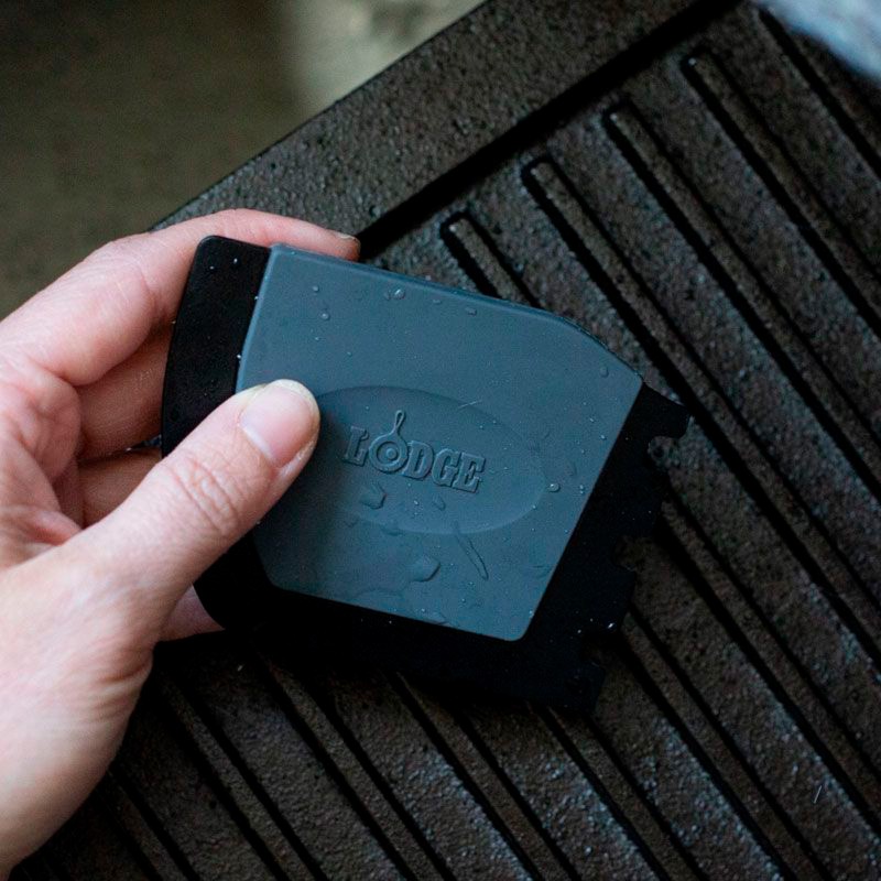 Unealta de razuit cu prindere de silicon pentru vasele din fonta Lodge Deluxe L-SCRAPERDX